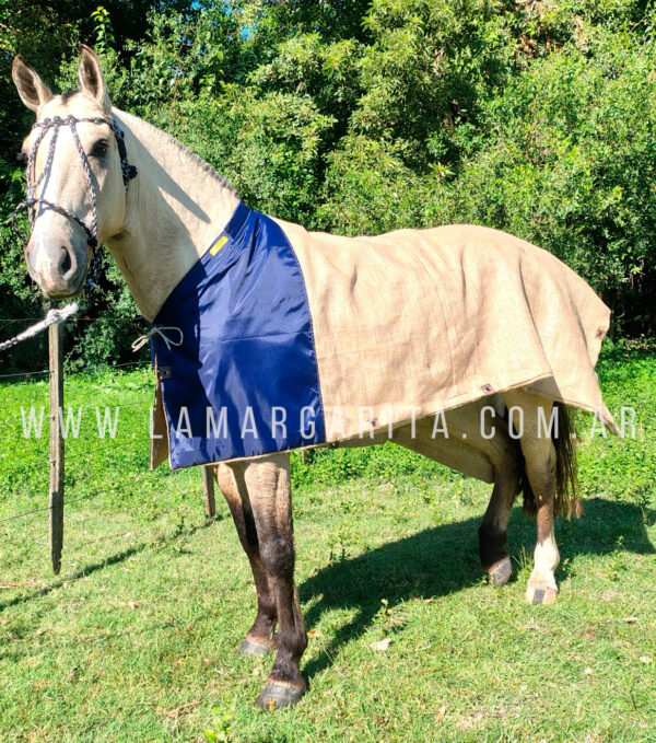 Manta de arpillera con pecho de cordura